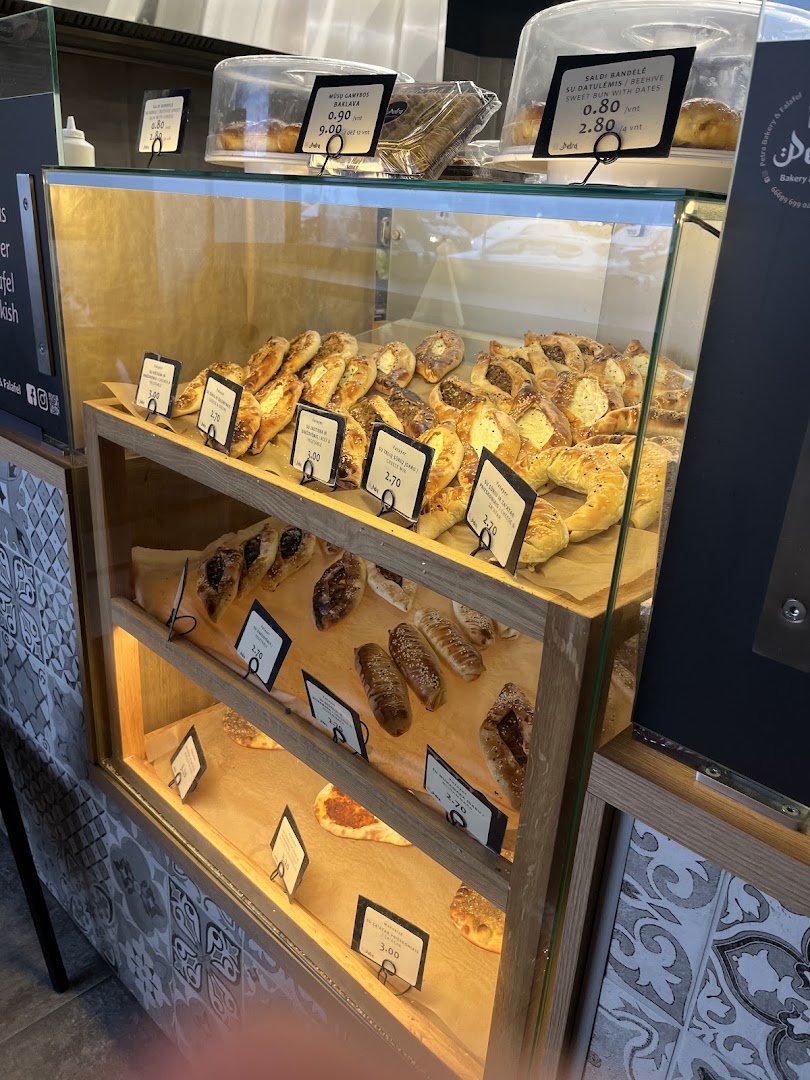 Petra Bakery & Falafel · Nuotraukos 18